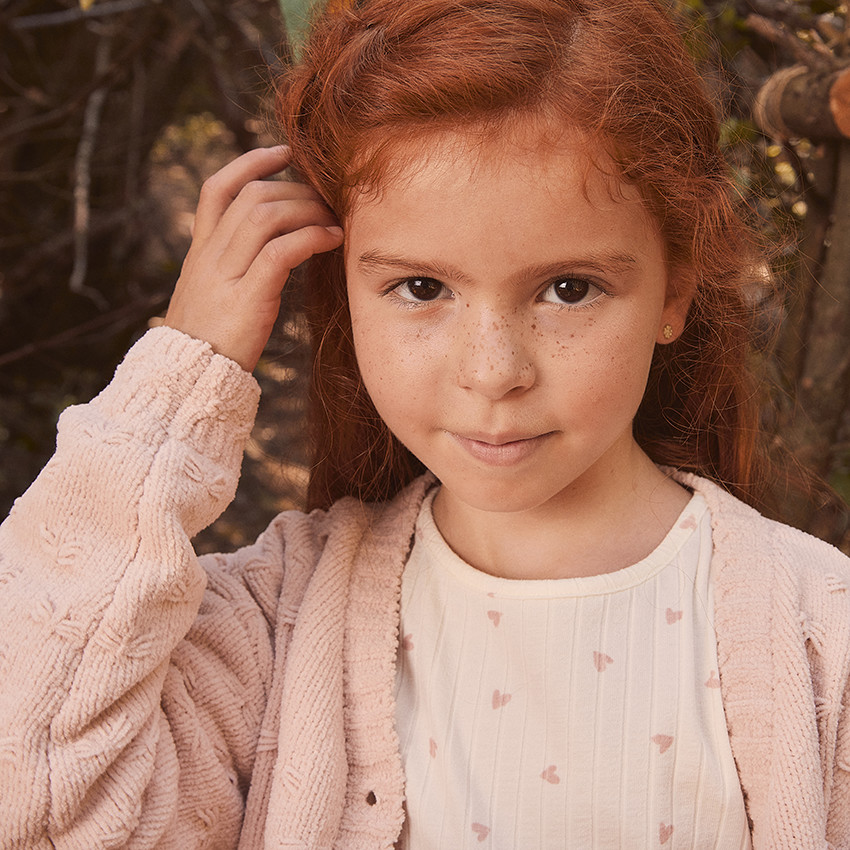 Chaleco de punto liso efecto fantasía para niña 