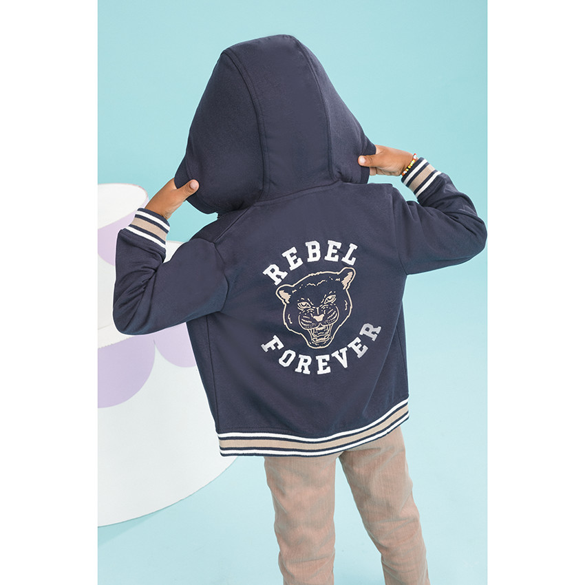 Chaleco con capucha de felpa  