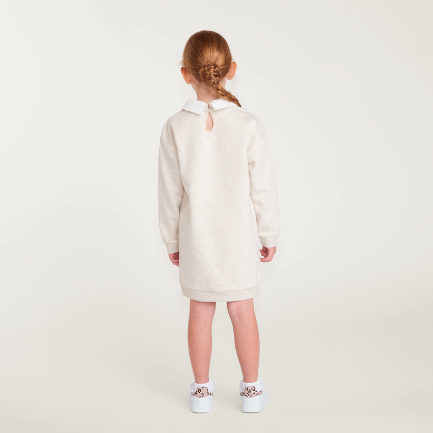 Ropa tipo sudadera para niña con cuello de camisa e impresión universitaria. 