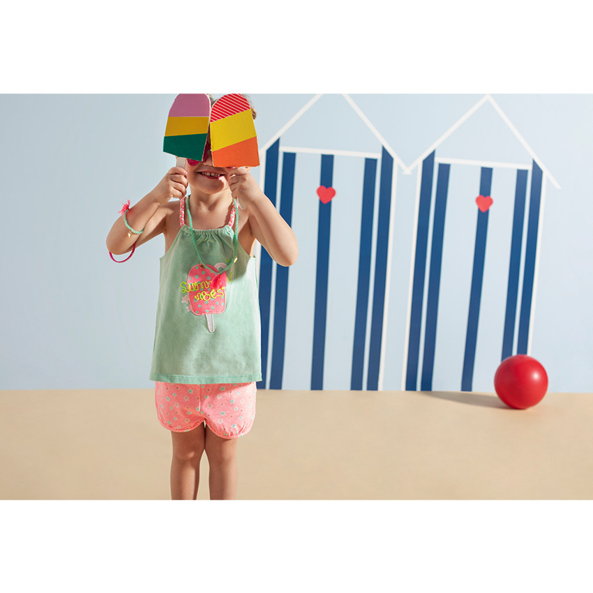 Conjunto con camiseta con dibujo de helado y punto de estrellas 