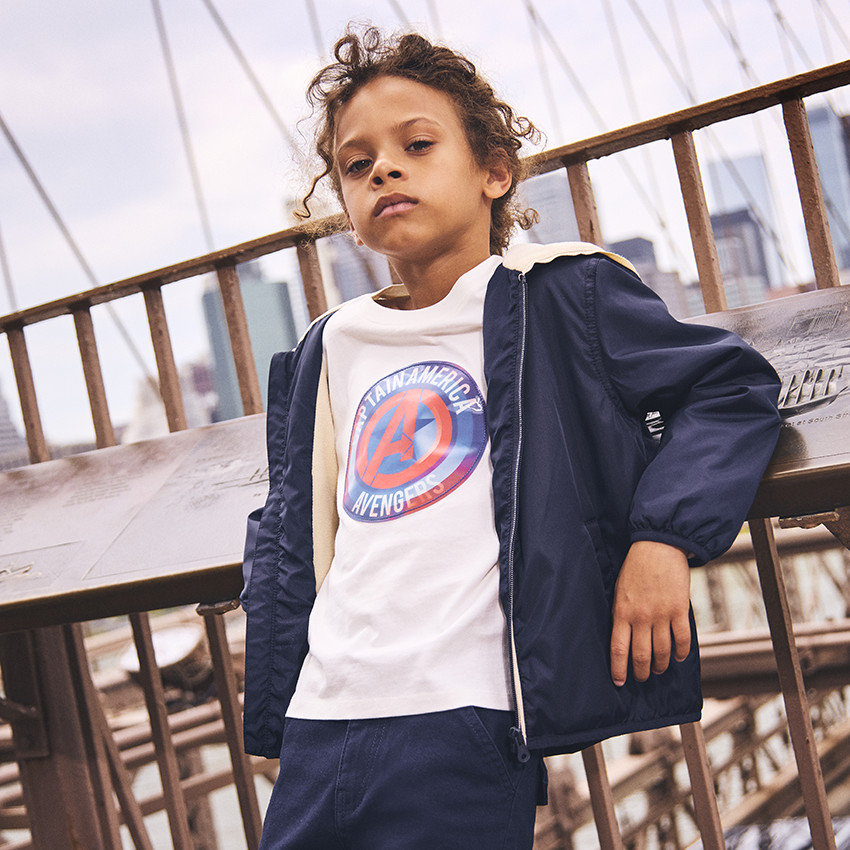 Camiseta de manga larga estampada holográfica Capitán América Marvel para niño 