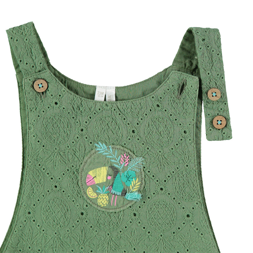 Peto corto kaki con bordado ingles y patch toucan 