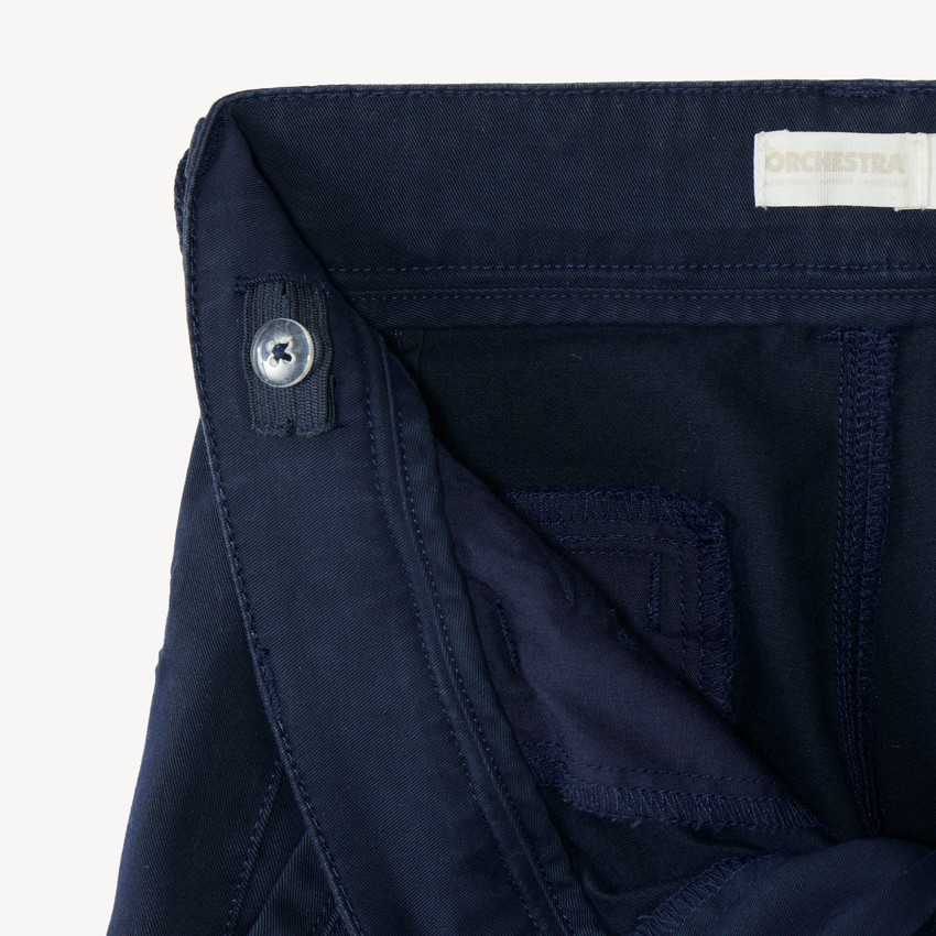 Pantalón recto de tela niño con cinturón 