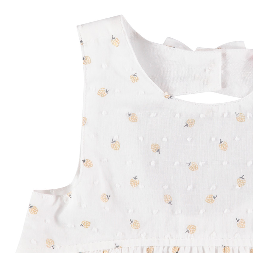 Top plumetis y fresas estampadas all-over 