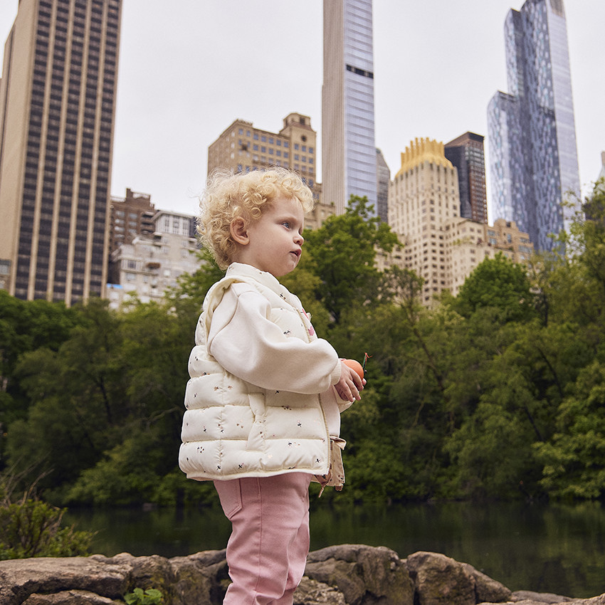 Chaleco acolchado sin mangas estampado para bebé niña 