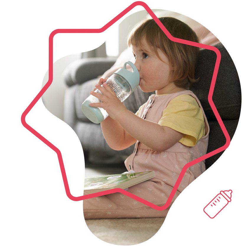 Botella con pajita estampada de gatos 