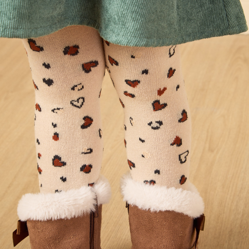 Medias gruesas con estampado de corazones para bebé niña 