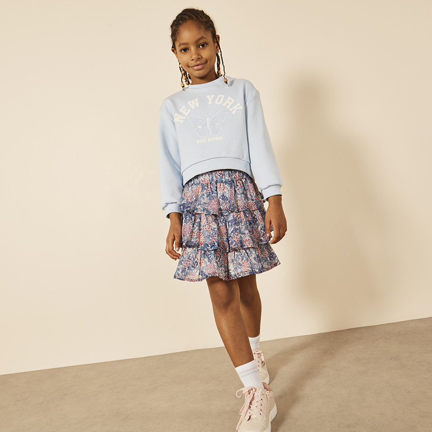 Sudadera crop top oversize con estampado de mariposa para niña 