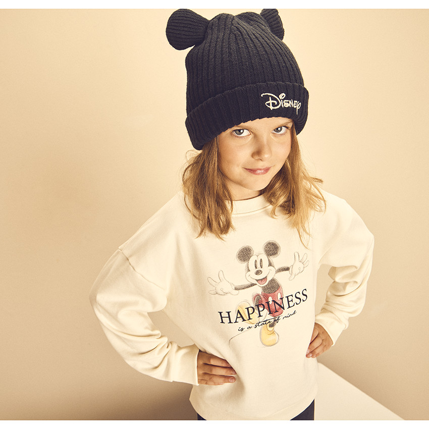 Gorro de punto con bordado y orejas 3D de Disney para niño 