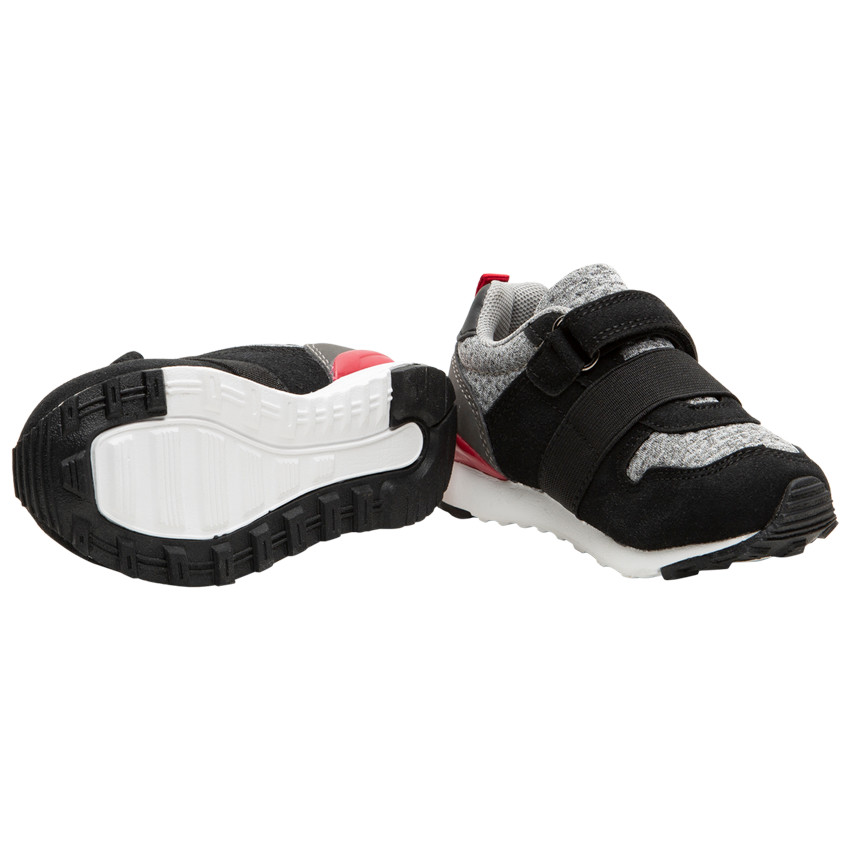 Zapatillas que contrastan con elástico y velcro 