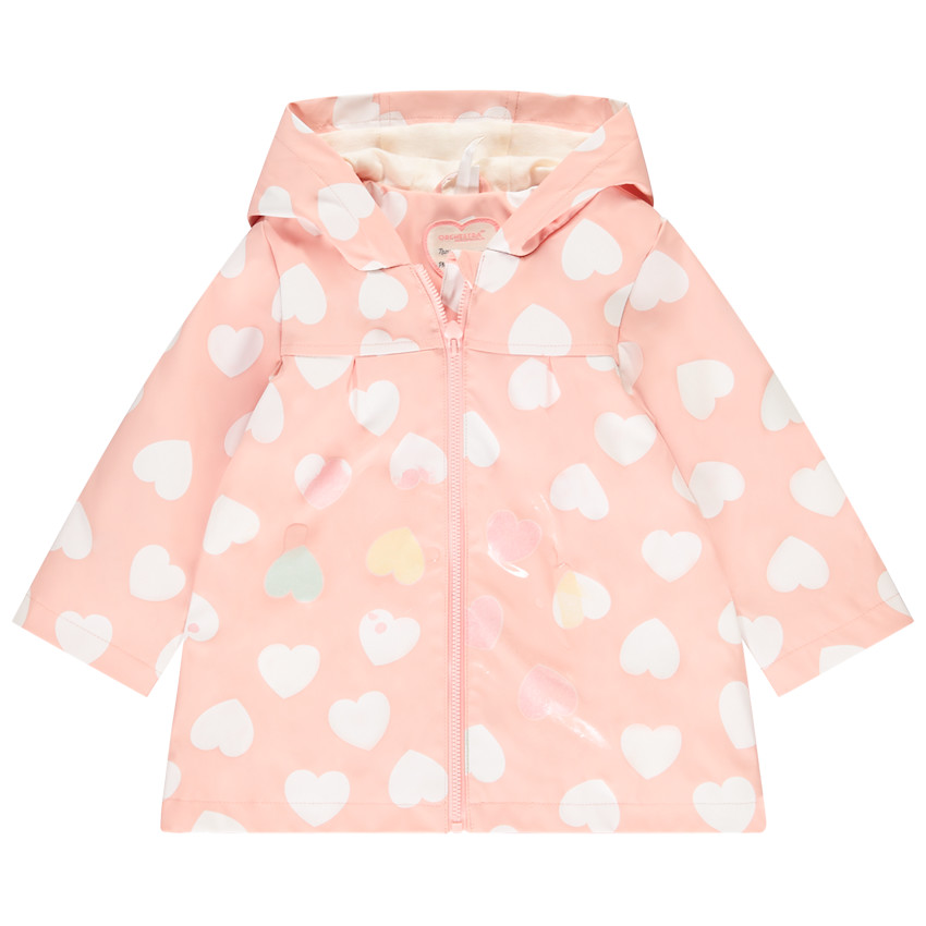 Parka de goma con colores cambiantes estampada de corazones para niña. 