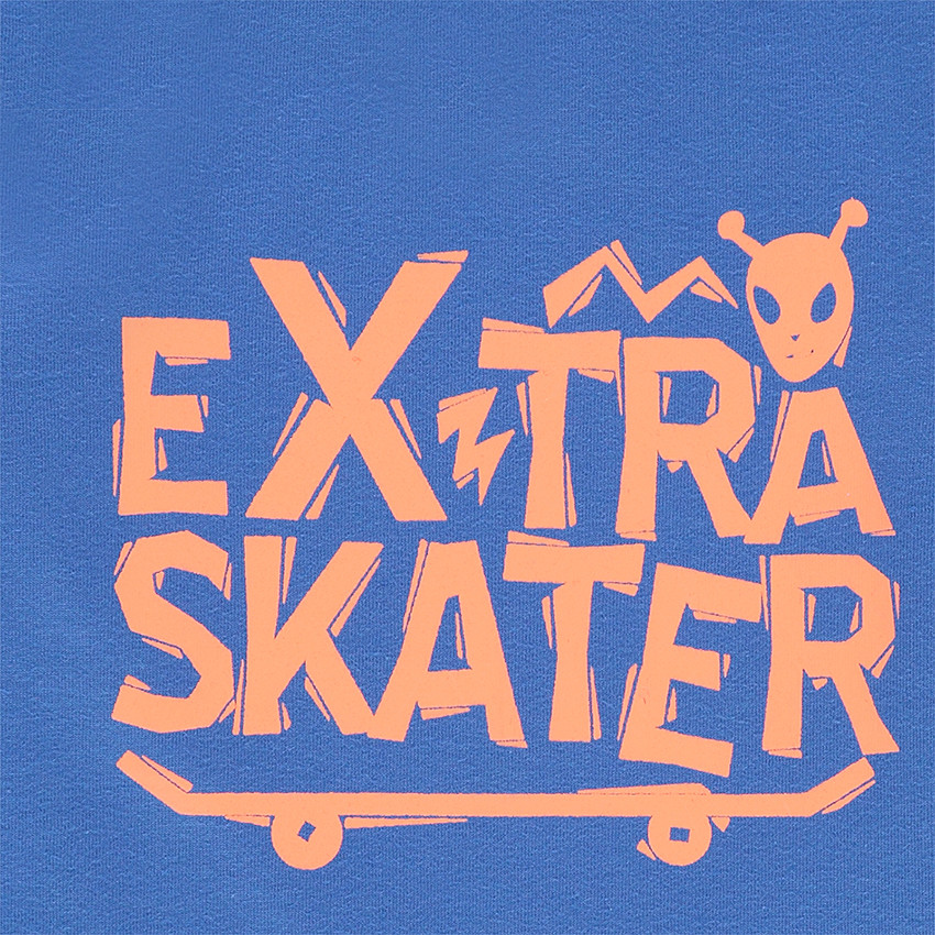 Pijama de punto con tabla de skate y platillos volantes estampados 