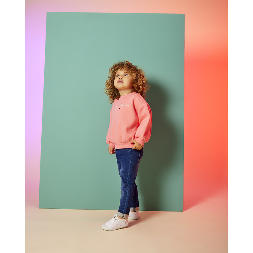 Jeans slim con dos bolsillos tipo parche en forma de gato para bebé niña 