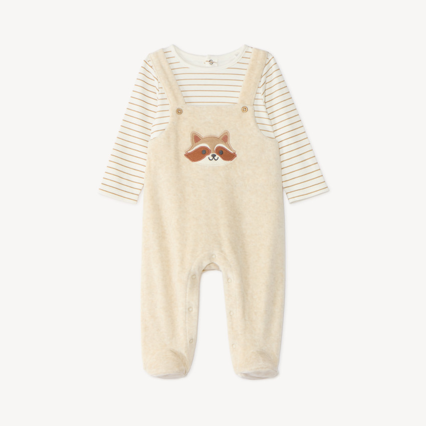 Pijama de bebé niño en terciopelo estilo peto. 