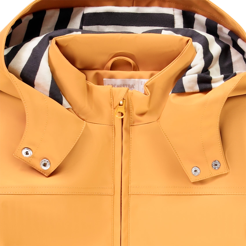 Chaqueta cortavientos capucha 