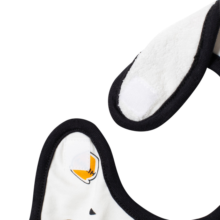 Lot de 2 bavoirs imprimé Winnie l'Ourson  Additional Lot de 2 bavoirs imprimé Winnie l'Ourson