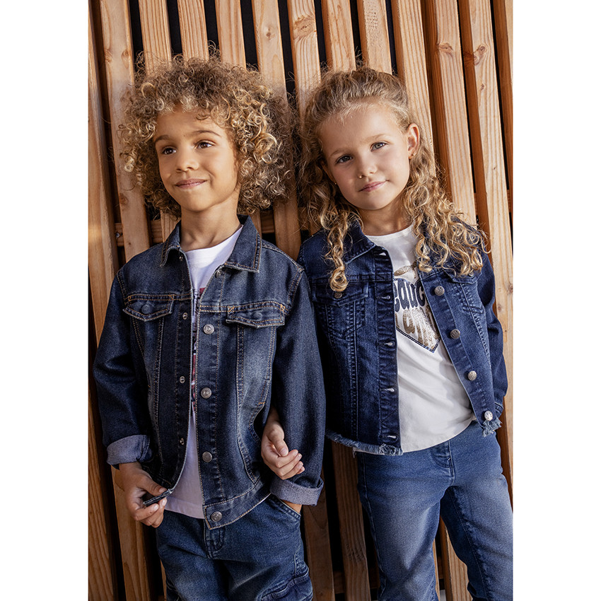 Cazadora vaquera acabado desilachado 