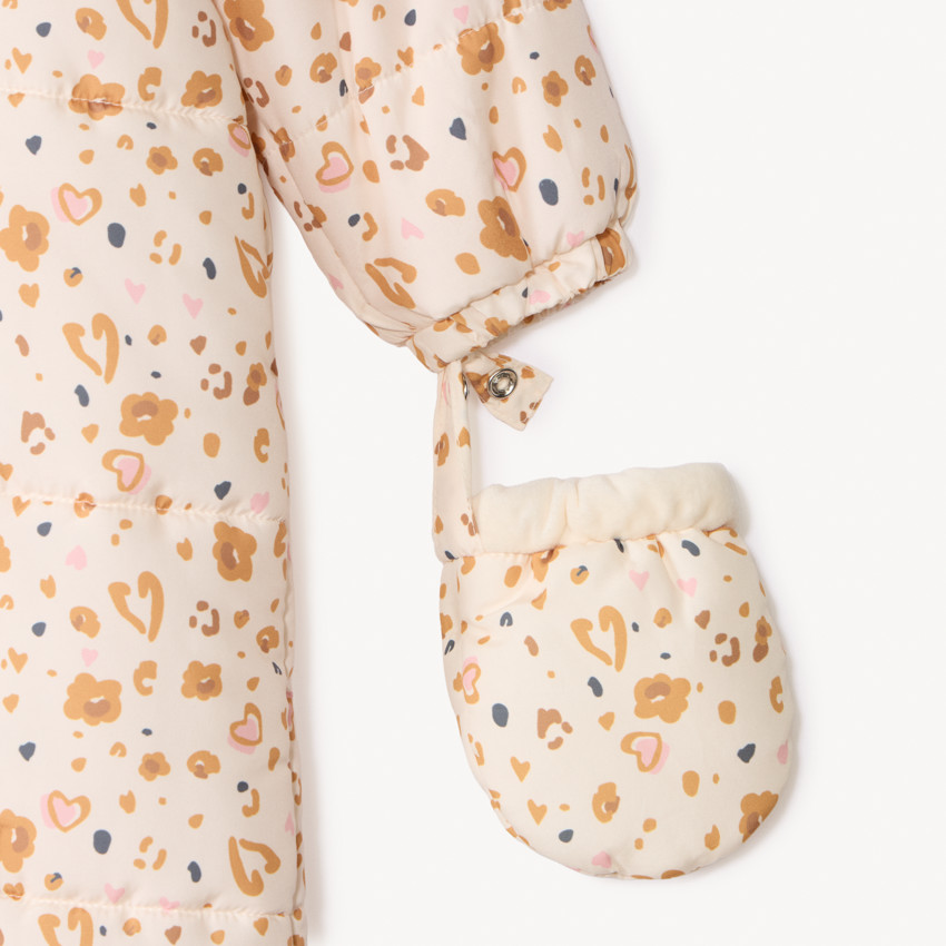 Pelele piloto con estampado fantasía para bebé niña con acabados diferentes según la edad 