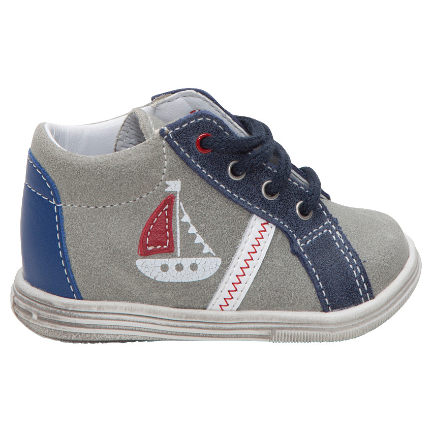 Botines de ante con cordones y barco estampado 