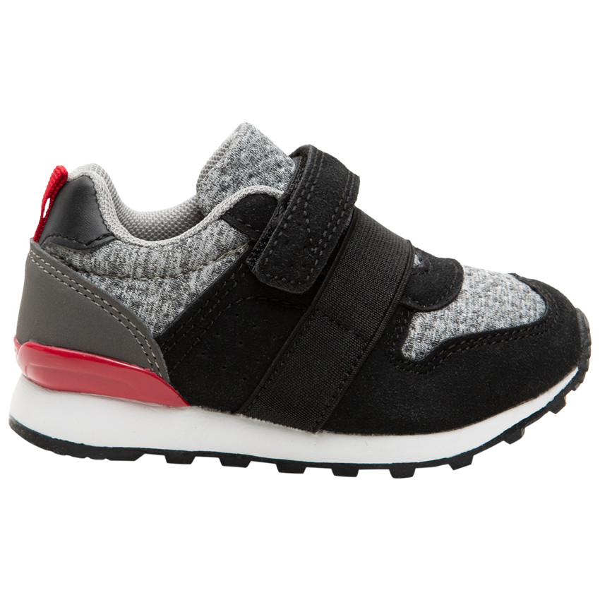 Zapatillas que contrastan con elástico y velcro 