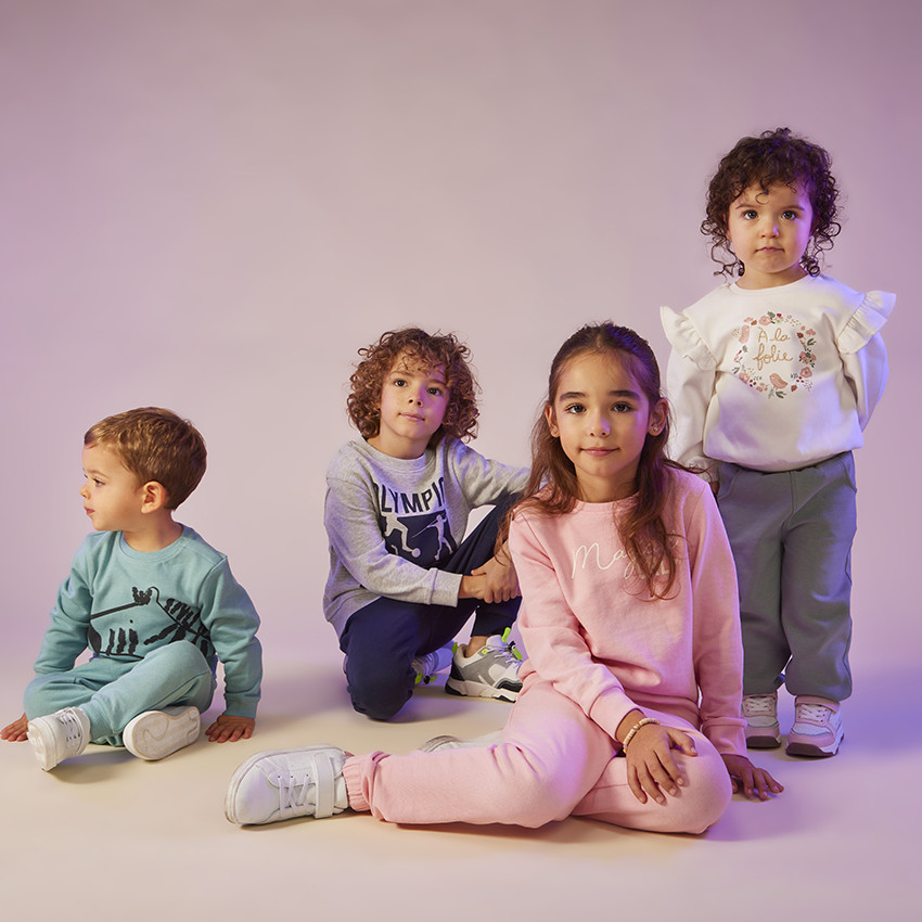 Conjunto de chándal de 2 piezas liso para niña  Additional Conjunto de chándal de 2 piezas liso para niña
