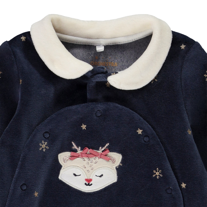 Pelele de terciopelo con estampado de copos de nieve para bebé niña con diferentes aperturas según la edad. 