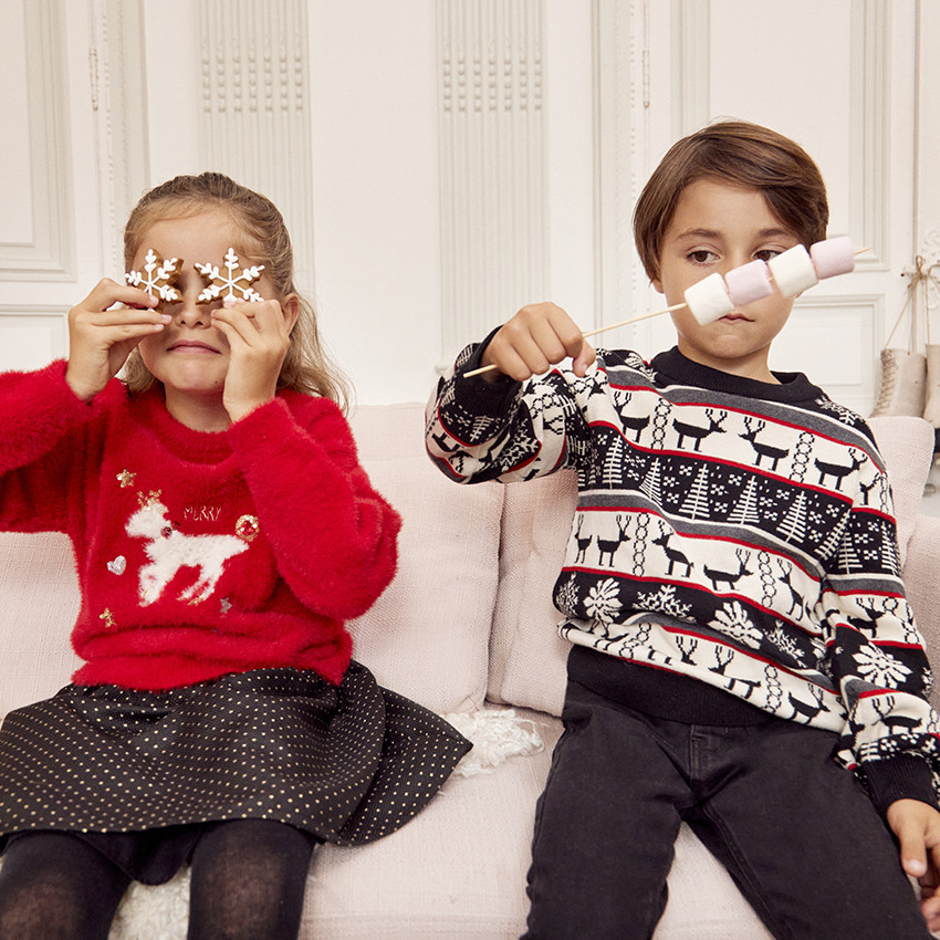 Jersey de punto efecto piel de oveja con bordado de ciervo para niña 