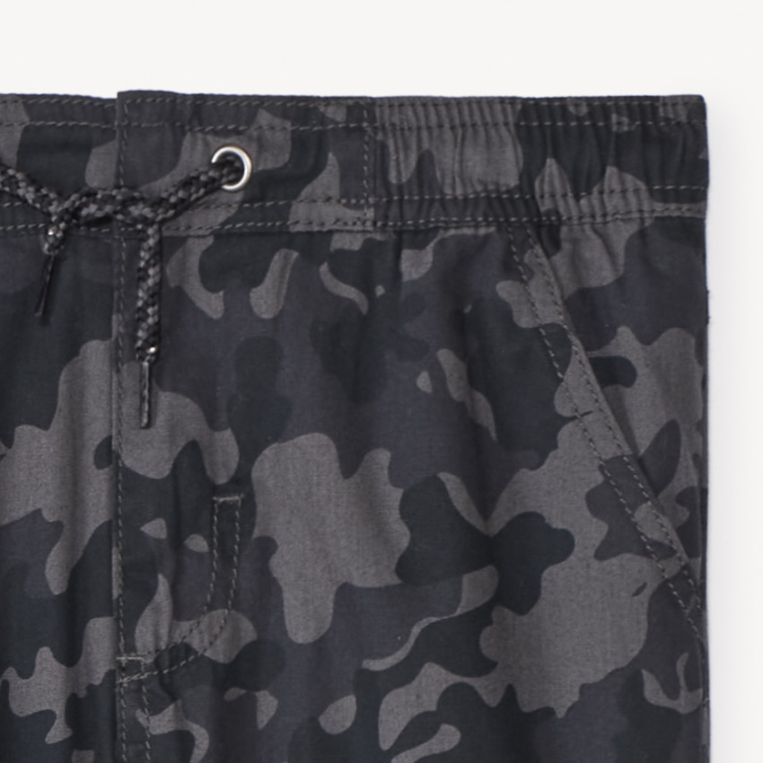 Pantalón estampado de camuflaje y forrado para niño 
