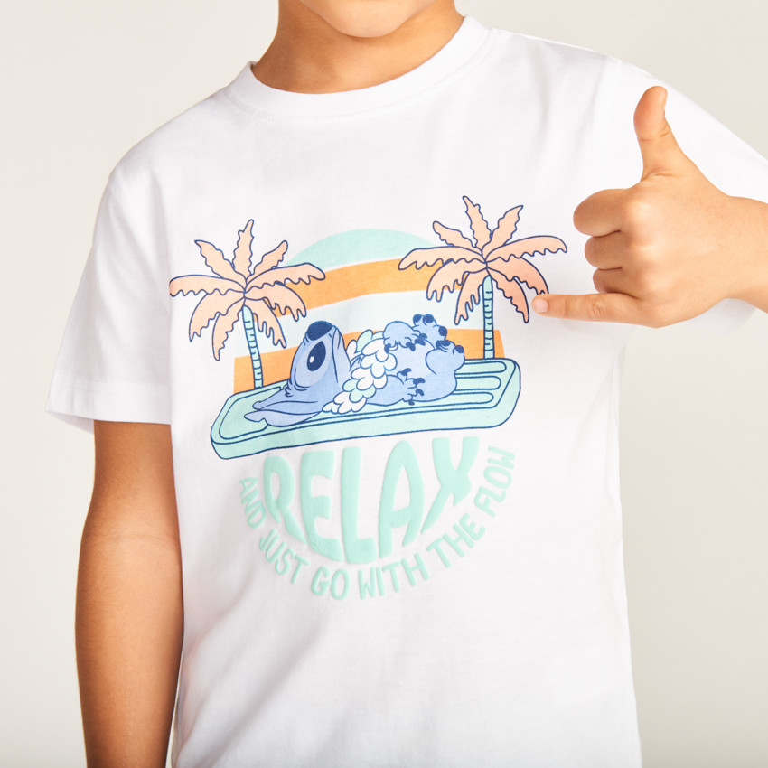 Camiseta de manga corta con estampado en relieve de Stitch de Disney para niño. 