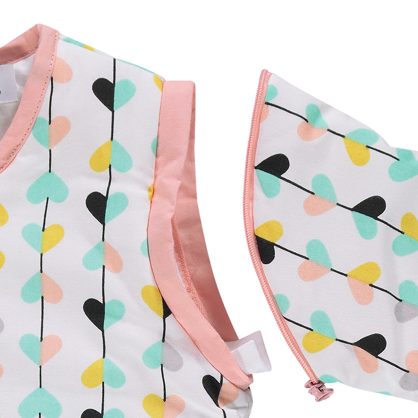 Saco de dormir con corazones y lunares estampados y mangas extraíbles  Additional Saco de dormir con corazones y lunares estampados y mangas extraíbles