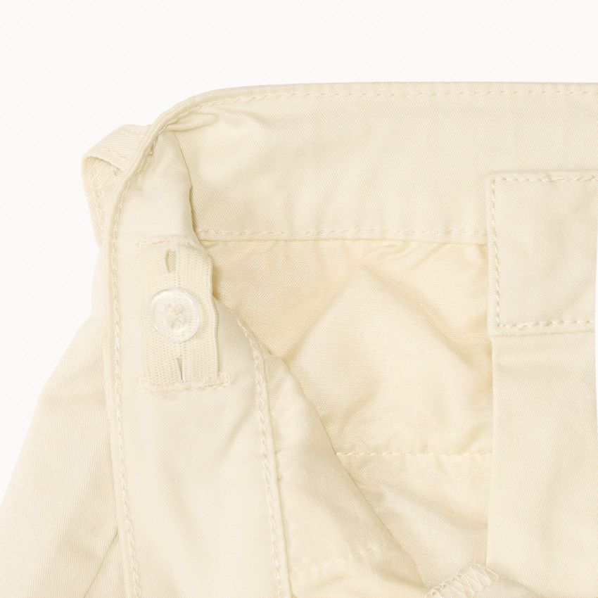 Short en twill liso efecto pinza para niña 