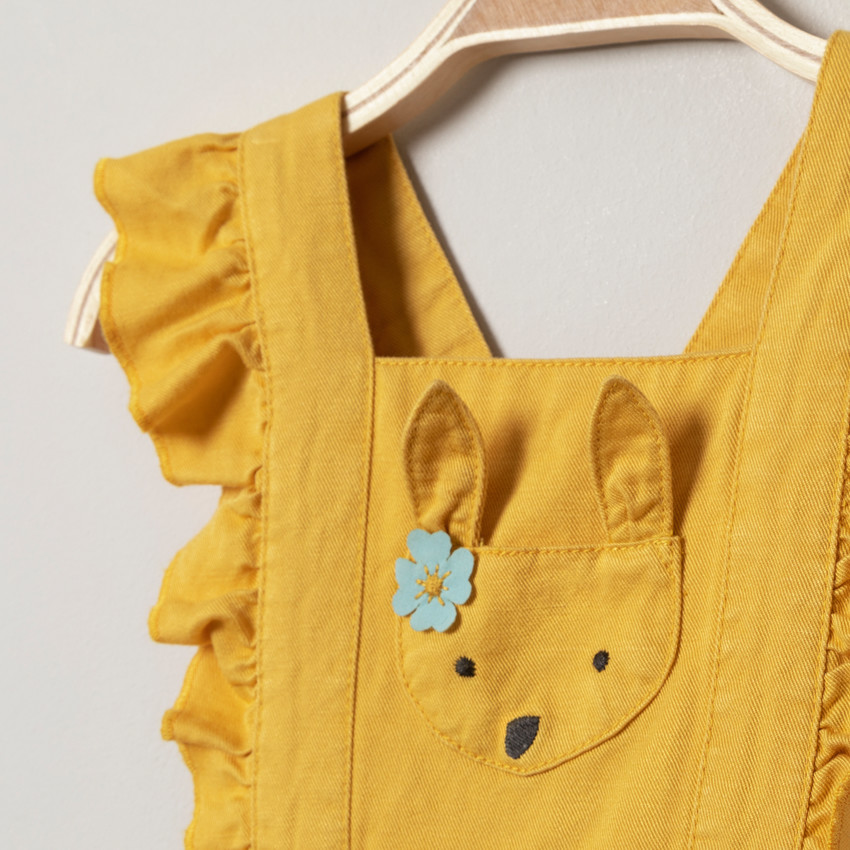 Robe à volants avec animal en relief sur le devant 