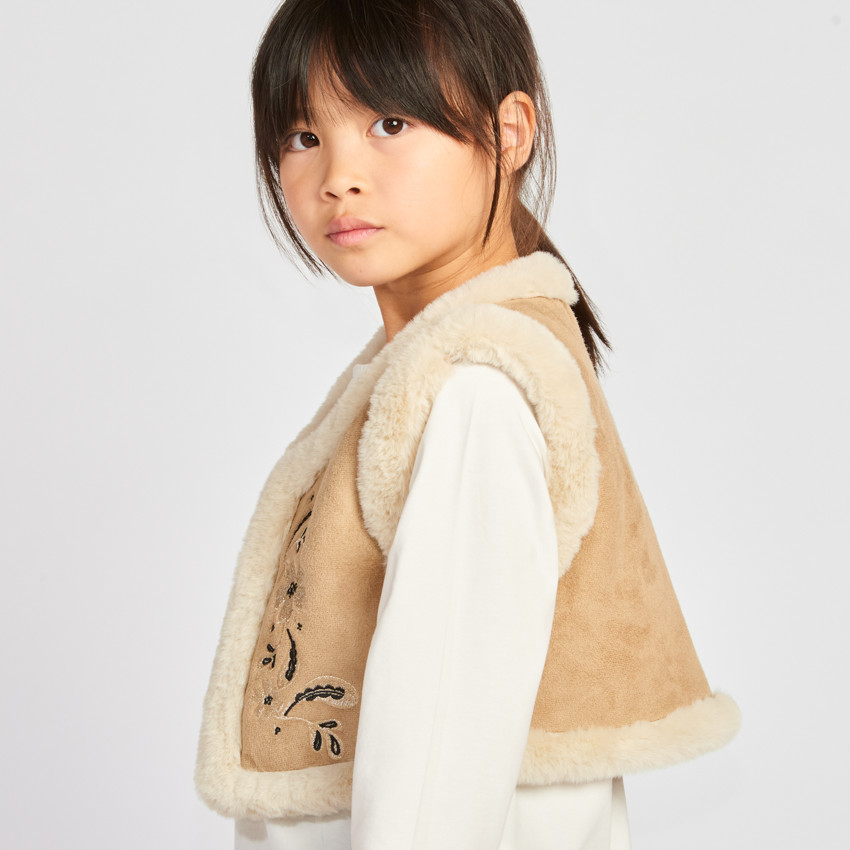 Chaleco sin mangas de ante bordado y sherpa para niña 