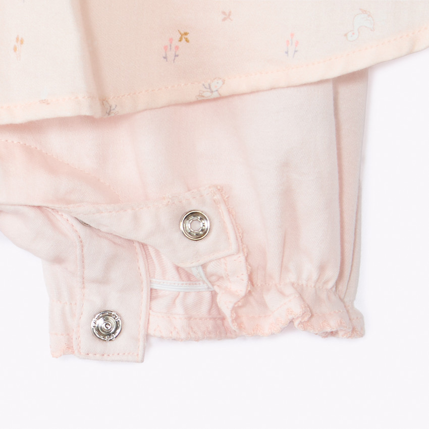 Monosuit corto efecto 2 en 1 con estampado divertido para niña. 