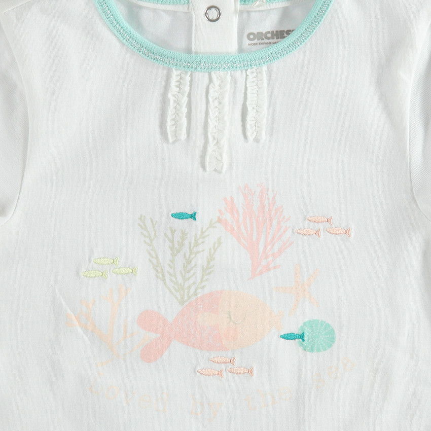 Conjunto con camiseta y estampado de pez con pantalón corto con volantes  Additional Conjunto con camiseta y estampado de pez con pantalón corto con volantes