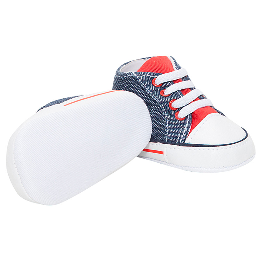 Deportivas altas de lona tipo vaquera con parche de bandera 