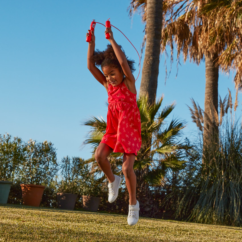 Vestido sin mangas con estampado de lazos para niña 