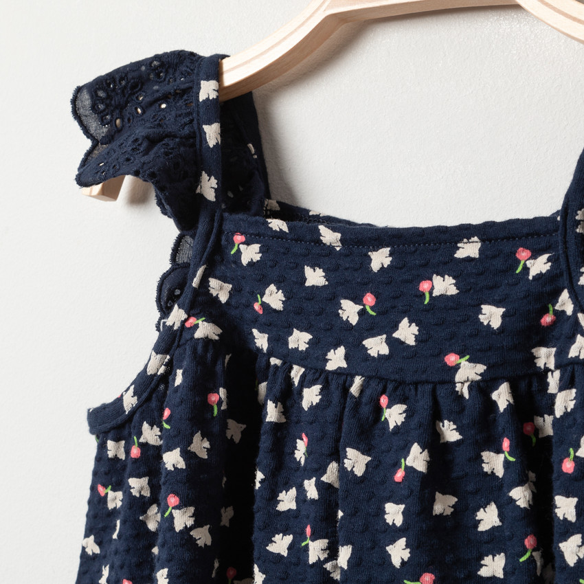 Túnica de manga larga con bordado inglés y palomas estampadas 