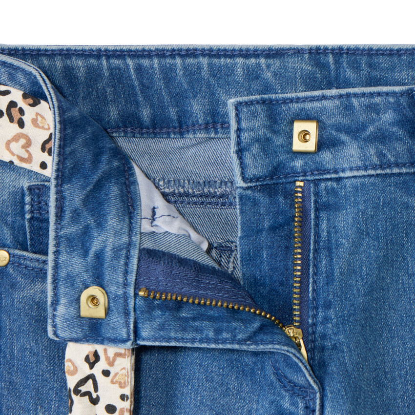 Vaqueros slim con cinturón tipo pañuelo estampado para niña 