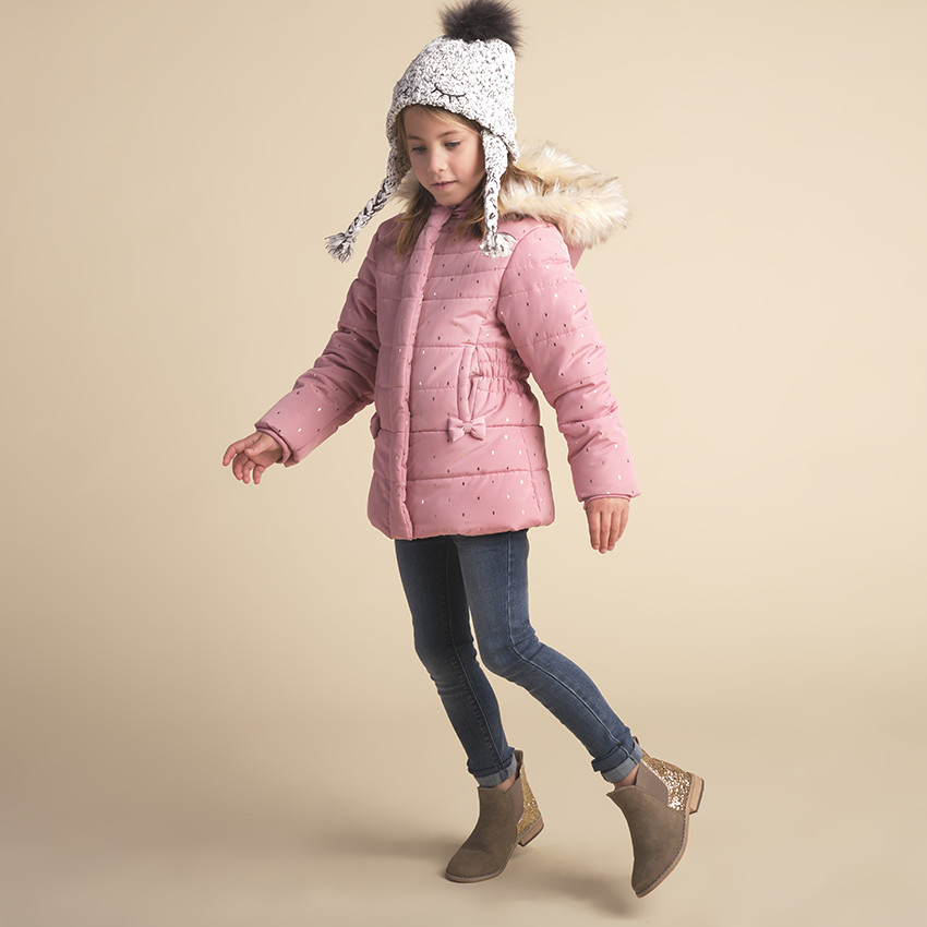 Gorro peruano de punto con detalles bordados y borla 