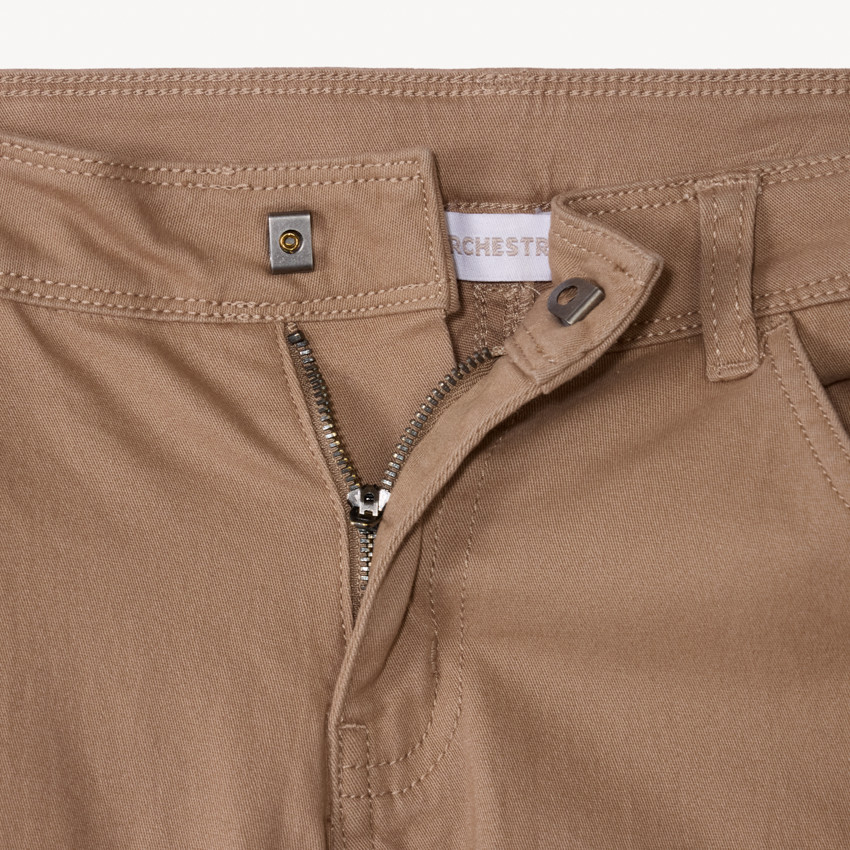 Pantalón cargo liso con dos bolsillos con fuelle para niño 