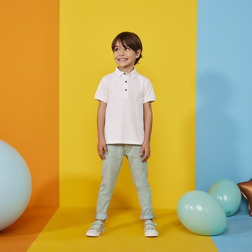 Pantalón slim liso efecto arrugado para niño 