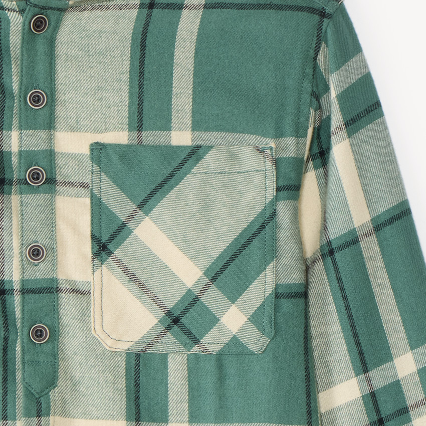 Camisa de cuadros para niño con capucha. 