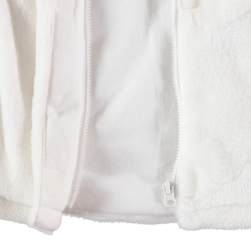 Capa con capucha de borreguillo y bolsillos con forma de corazón 