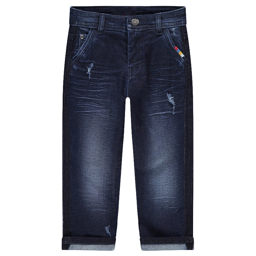 Vaqueros con efecto desgastado y arrugado con corte slim e inscripción con relieve 