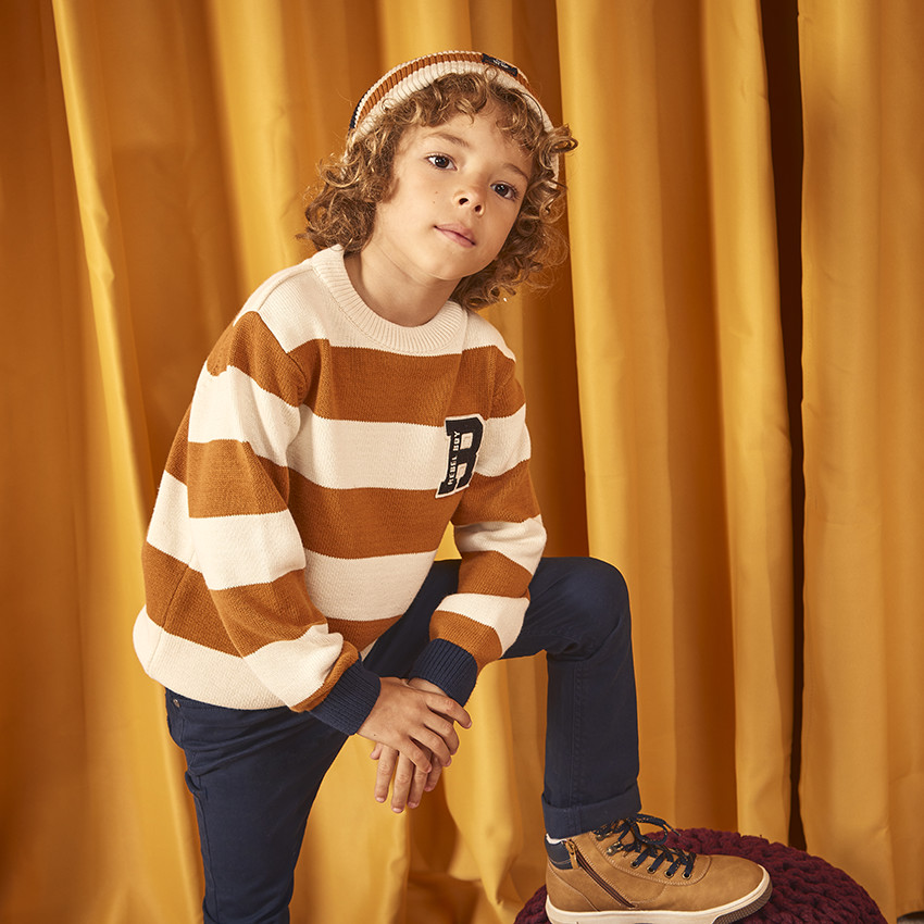 Gorro de punto a rayas para niño 