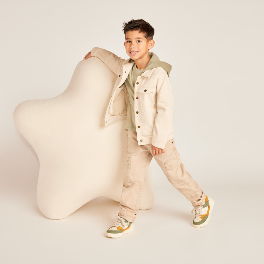 Chaqueta de jeans con capucha desmontable para niño 