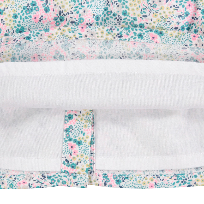 Vestido con volantes y flores estampadas all over 