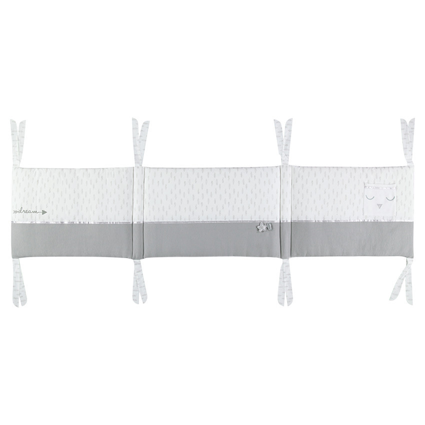 Protector de cuna 3 paneles con estampado fantasía y búho bordado 