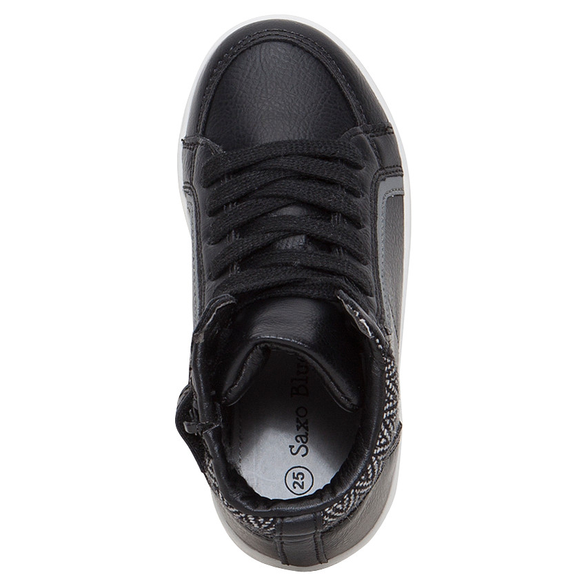 Zapatillas subidas con cordones y tirilla con chevrones 